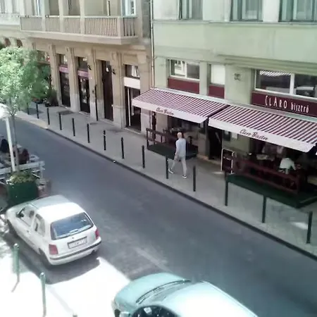 Spacious Base In The Center With Old Style Appartement Budapest