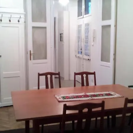 Spacious Base In The Center With Old Style Lejlighed Budapest